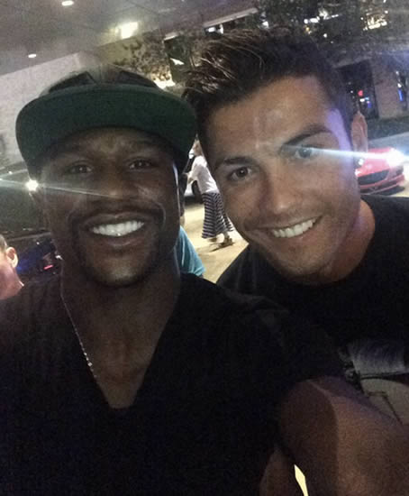 Cristiano Ronaldo & Floyd Mayweather hang out in America