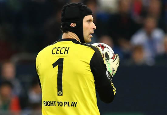 Chelsea boss Mourinho hints at Cech exit