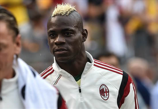 Balotelli says goodbye to AC Milan team-mates ahead of Liverpool switch