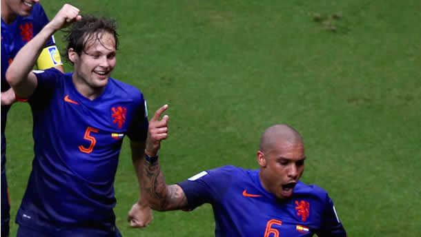 Manchester United in DOUBLE SWOOP for Dutch stars Daley Blind & Nigel de Jong
