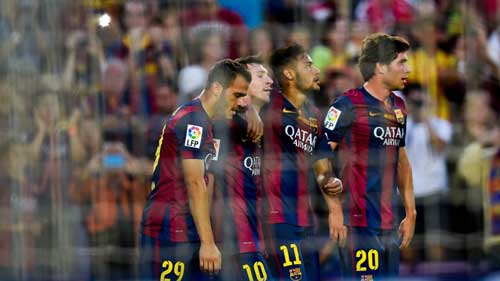 400 goals for Messi as Barca hit six