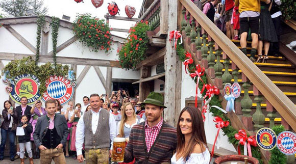 Xabi Alonso enjoys his first Munich Oktoberfest