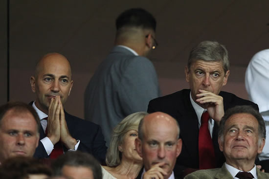 Arsenal boss Arsene Wenger holds crisis talks with chief executive Ivan Gazidis
