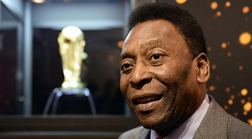Pelé back in hospital with urinary infection