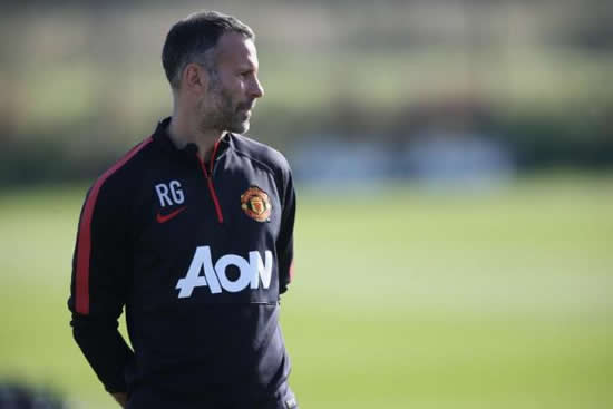 Manchester United top job not in my thoughts, insists Giggs
