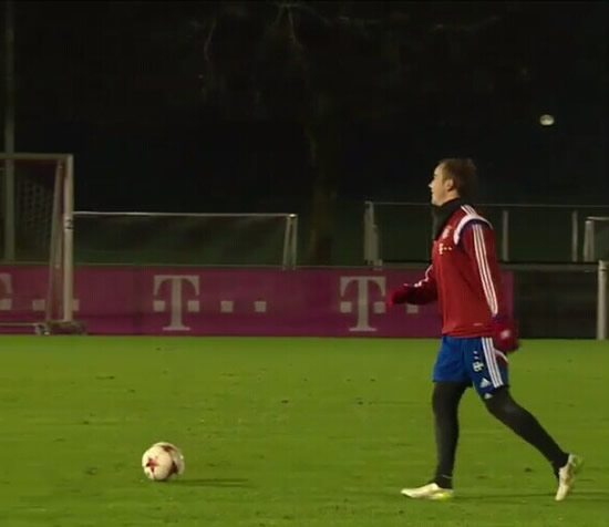 Mario Gotze shows off some great skills in Bayern Munich training