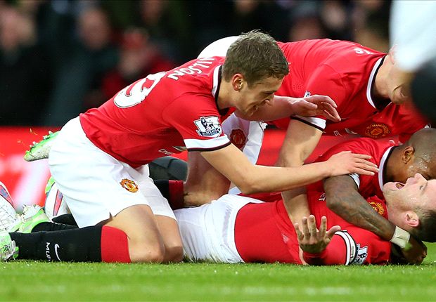 Manchester United 3-0 Liverpool: Rooney & Van Persie on target as hosts march on