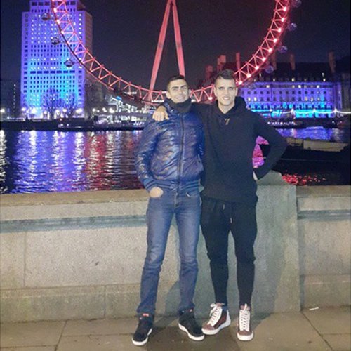 Tottenham star Erik Lamela enjoys London stroll