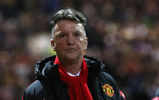 Neville: Van Gaal should not be sacked if Man United fail to make the top four