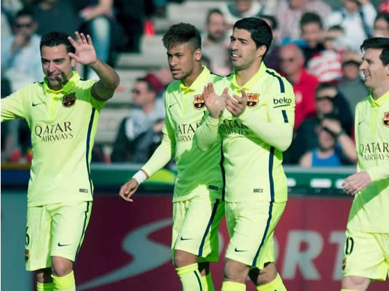 Luis Suarez, Lionel Messi Move Barcelona to Within a Point of Real Madrid