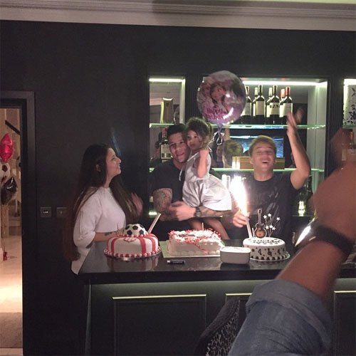 Man Utd’s Marcos Rojo gets three cakes for his 25th birthday