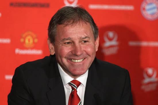Bryan Robson: Man United won't catch Chelsea in the title race