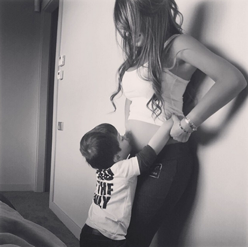 Leo Messi reveals on Facebook that he's expecting another child with girlfriend Antonella
