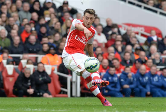 Wenger: Mesut Ozil is developing into a midfield leader