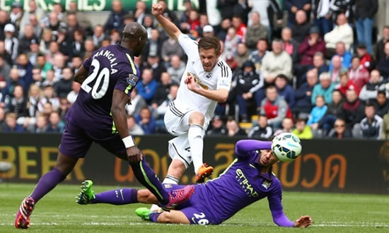 Swansea City 2 : 4 Manchester City: Toure at the double for City