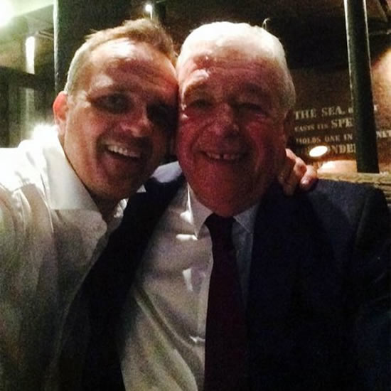 Photo: Dietmar Hamann snaps selfie with Liverpool’s ‘great-ever player’