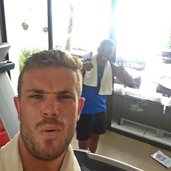 Photo: Liverpool midfielder snaps selfie with former Man Utd man