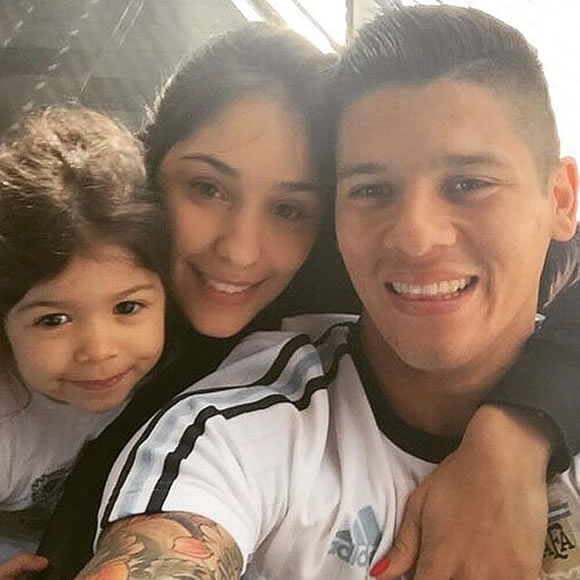 Man Utd defender poses for family selfie after Copa America win