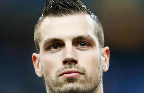 Morgan Schneiderlin agrees four year contract ahead of £24m Manchester United move