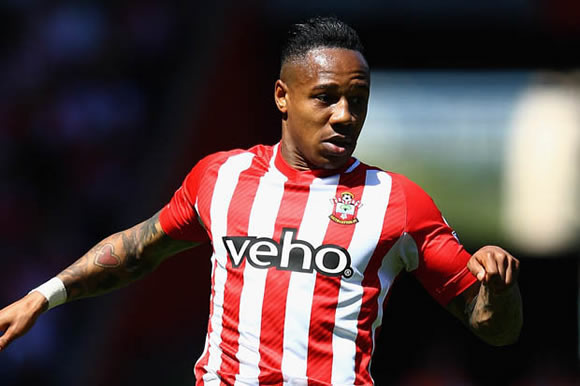 Southampton defender Nathaniel Clyne set to sign for Liverpool