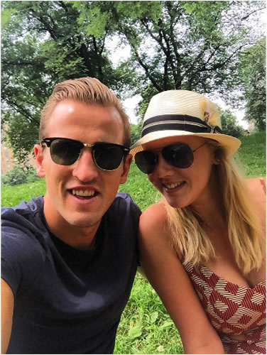 Tottenham star Harry Kane joins girlfriend for Central Park selfie