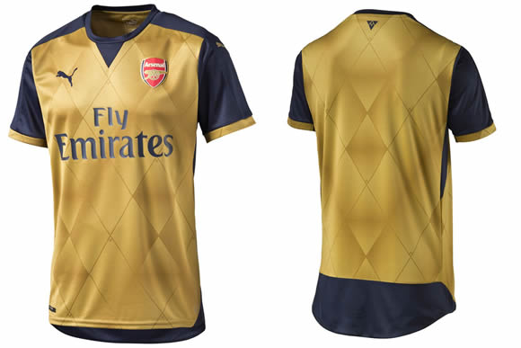 Petr Cech, Jack Wilshere and Mesut Ozil unveil new Arsenal away shirt in Singapore