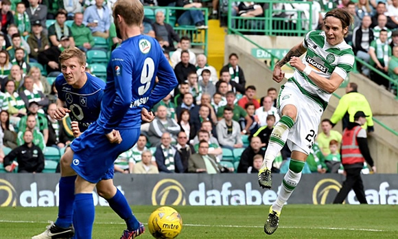 Celtic 2 - 0 Stjarnan:  Celtic ease to opening win