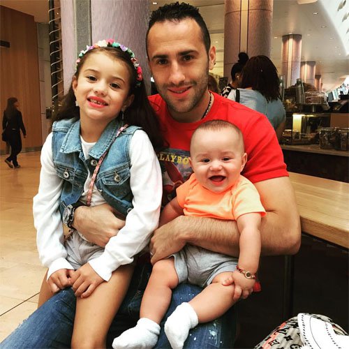 Arsenal goalkeeper relaxes with family ahead of Chelsea clash