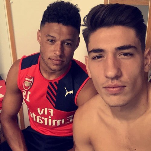 Arsenal duo posts serious selfie ahead of Chelsea clash