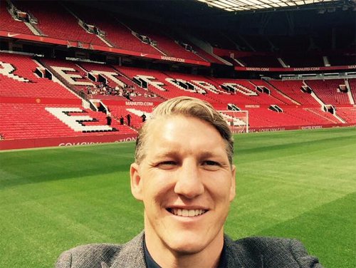 Man Utd signing Bastian Schweinsteiger snaps Old Trafford selfie