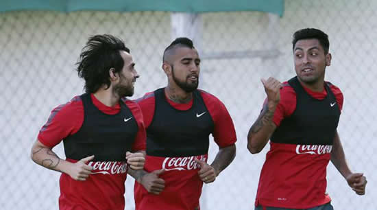 Arturo Vidal denies drunken claims, says he missed flight so spent extra day in Chile
