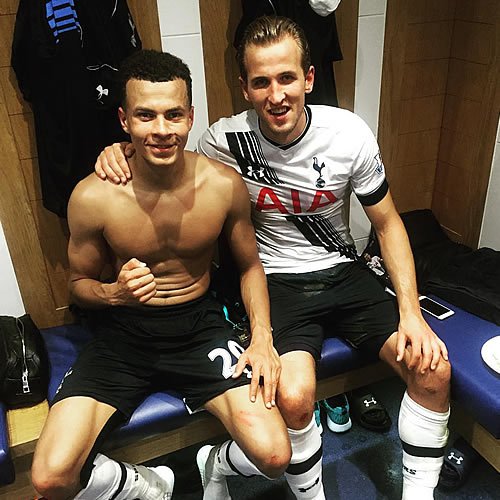 Kane, Alli all smiles in Tottenham dressing room after Man City win