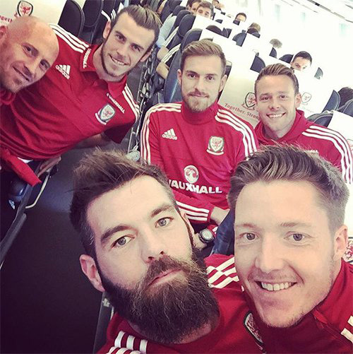Arsenal star Aaron Ramsey snaps selfie with Gareth Bale