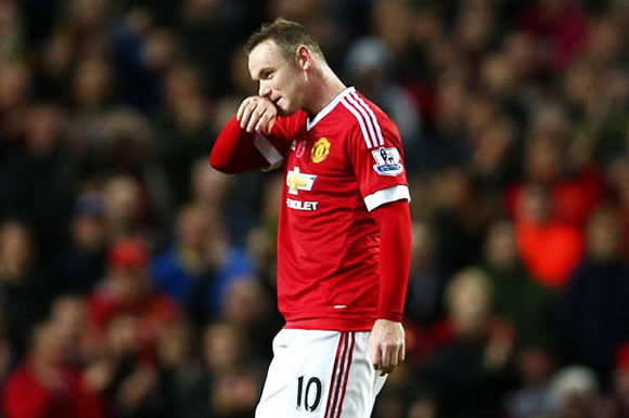 Man United captain Wayne Rooney slaps WWE superstar Wade Barrett