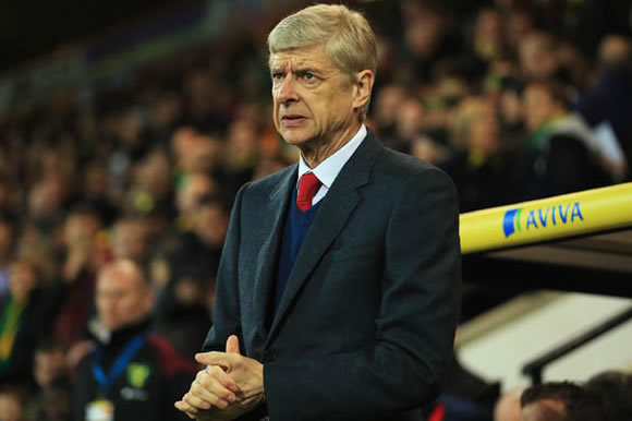 Arsenal boss Arsene Wenger slammed over Alexis Sanchez injury
