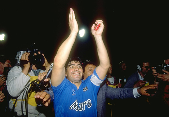 Higuain evokes memories of Maradona as Napoli storm Serie A