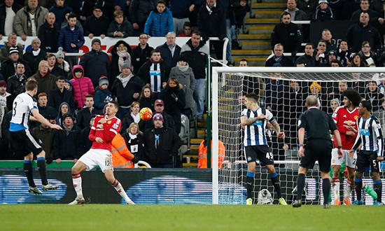 Newcastle 3 - 3 Manchester United: Manchester United entertain only to be denied win by late Paul Dummett stunner