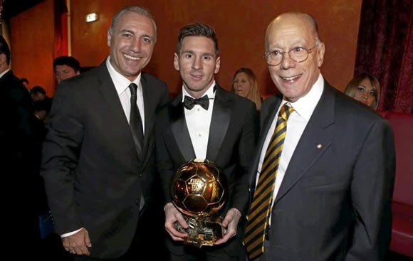 Barca unhappy with Kaka presenting Ballon d'Or