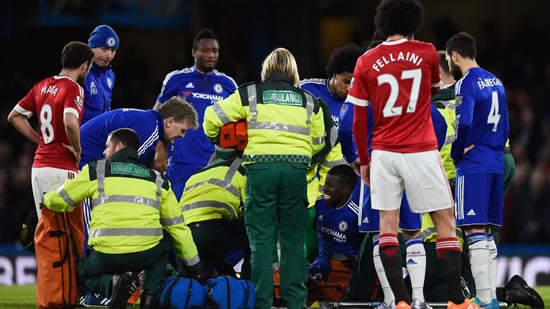 Chelsea's Guus Hiddink says Kurt Zouma injury looks 'bad'
