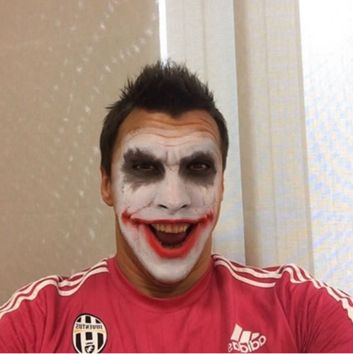 Mario Mandzukic publishes Joker picture on social media in warning to Pep Guardiola