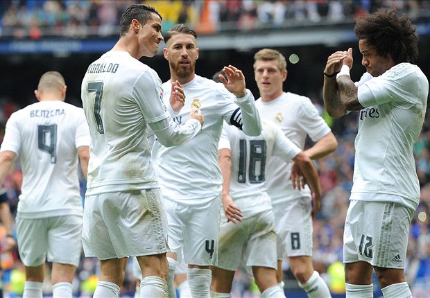 Real Madrid 3-2 Valencia: Ronaldo double sees Blancos beat stubborn Che