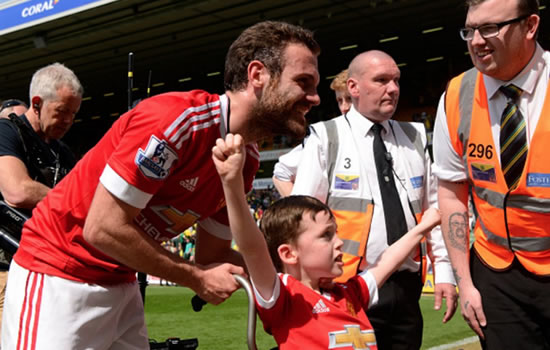 Juan Mata Makes Young Manchester United Fan's Day