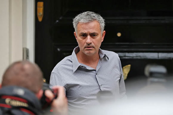 Jose Mourinho to pocket mega cash bonus if he brings glory days back to Man Utd