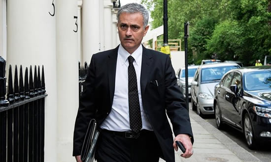 Jose Mourinho signs contract to become Manchester United manager
