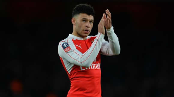 Oxlade-Chamberlain salvages draw for Arsenal in opening friendly