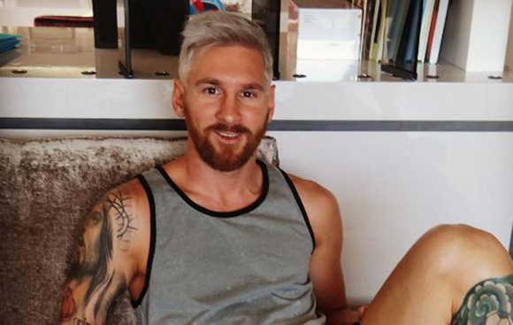 Messi dyes his hair blond