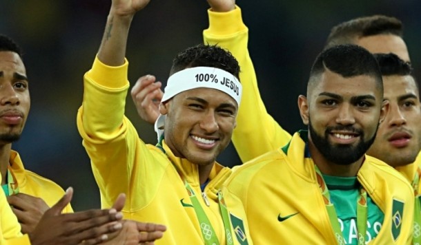 Neymar staying in Brazil for qualifiers
