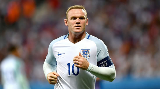 Wayne Rooney to remain England captain under Gareth Southgate