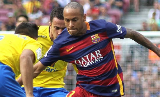 Neymar signs new deal with Barcelona