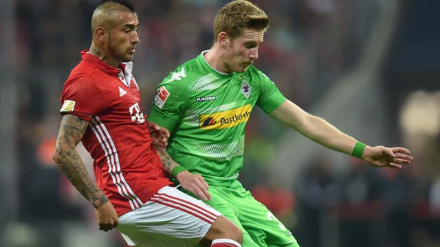Bayern Munich 2-0 Borussia Monchengladbach: Vidal and Costa fire hosts to victory